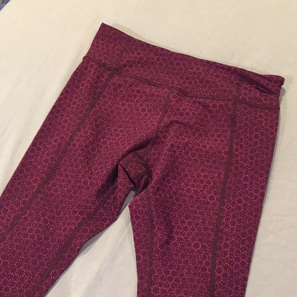 Tight stuff tight lululemon legging - Picture 4 of 6